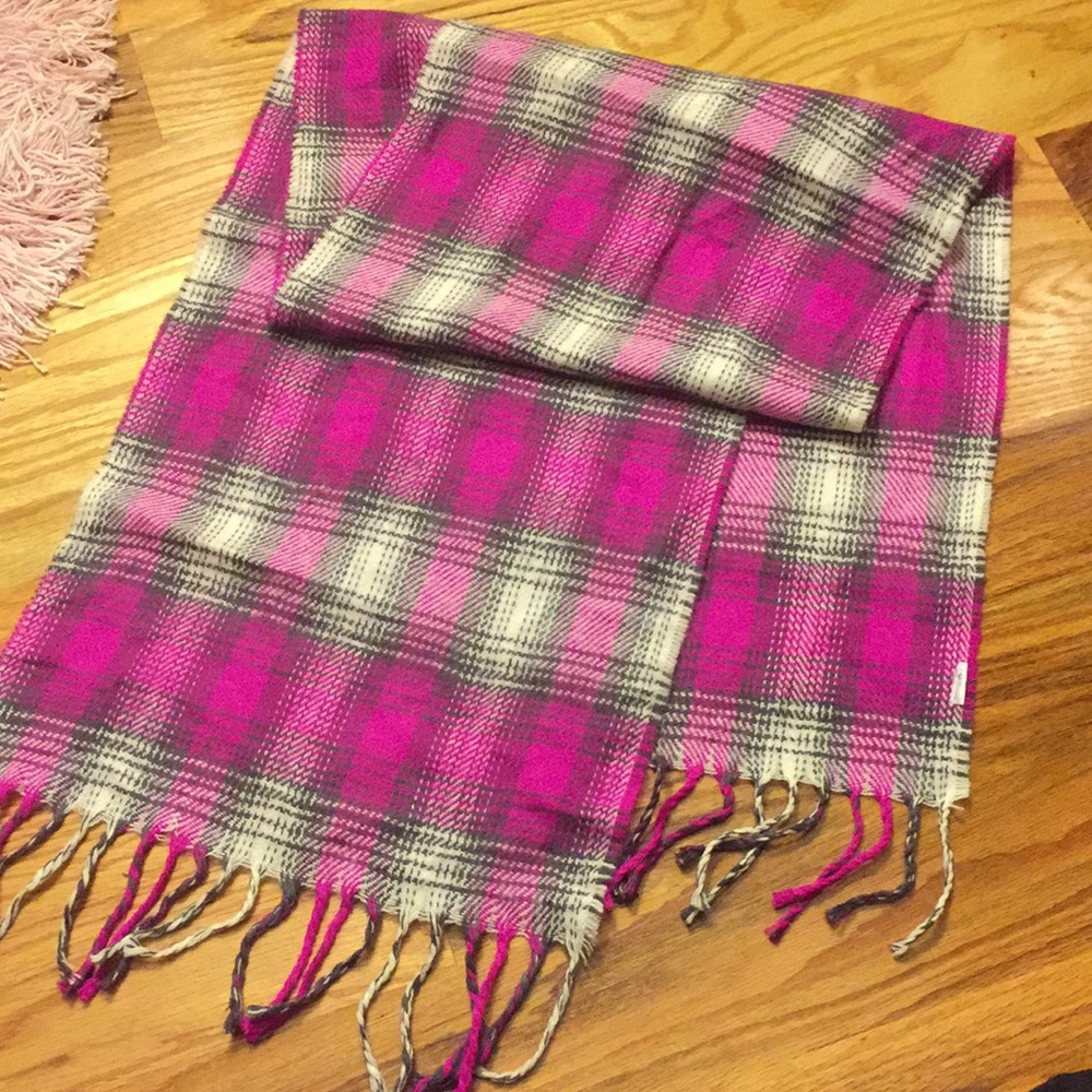 Pink plaid scarf